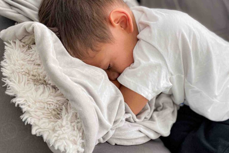Jet Lag in Children – How to Help Kids Adjust to a New Time Zone