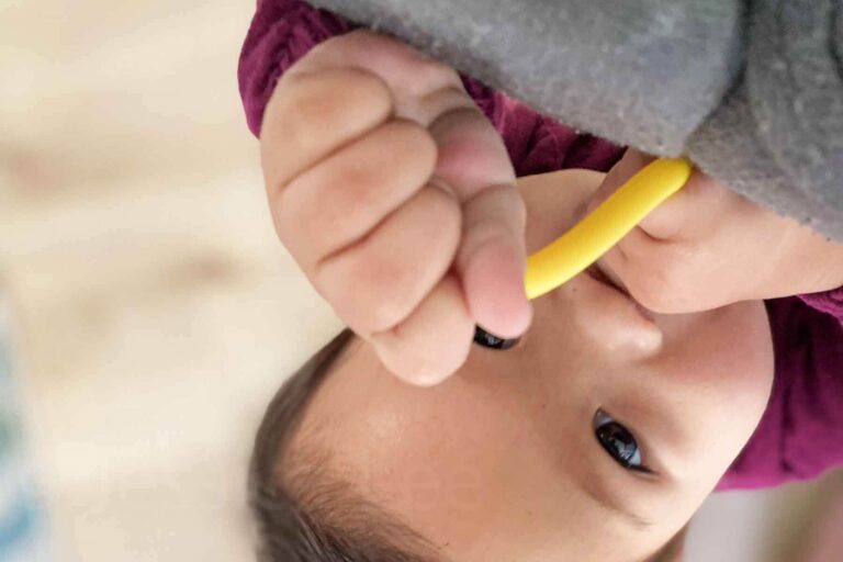 Best Airplane Toys for Babies (0–12 Months That Actually Work on Flights)